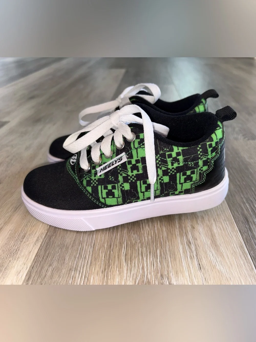 Heelys Kids' Minecraft Black & Green Skate Shoes size 13C NWOT
